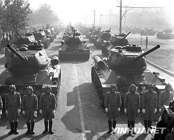 新中国历次阅兵式视频